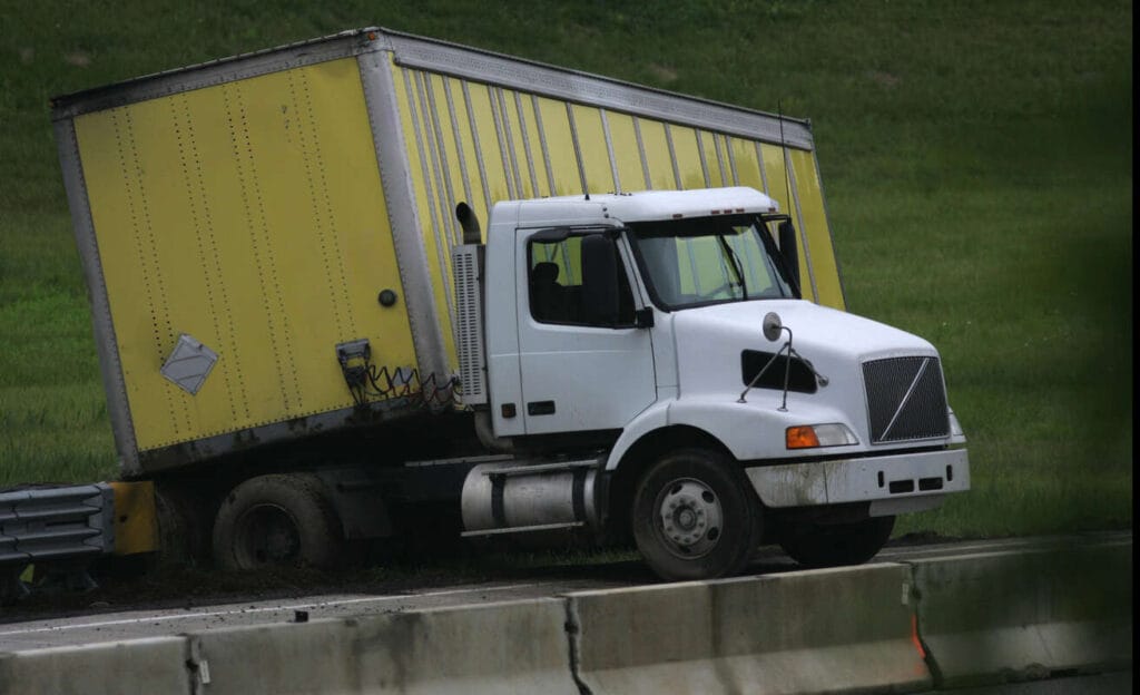 Two Drivers Seriously Hurt in Truck Crash on US 93 near Santa Maria Rd